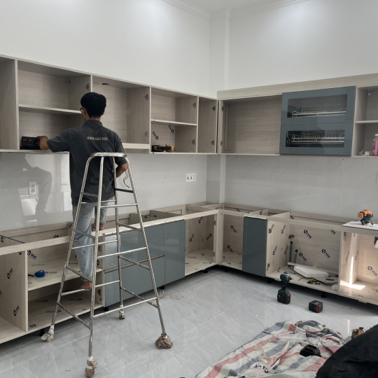 Tủ Bếp Hợp Kim Nhôm Cánh Kính Cao Cấp
