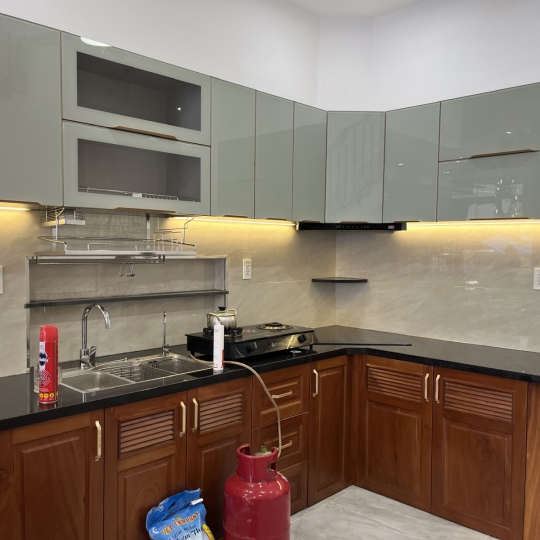 Tủ Bếp Hợp Kim Nhôm Cánh Kính Cao Cấp