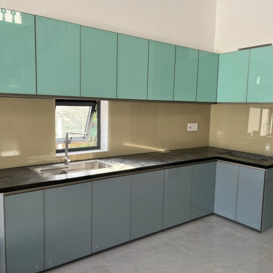 Tủ Bếp Hợp Kim Nhôm Cánh Kính Cao Cấp